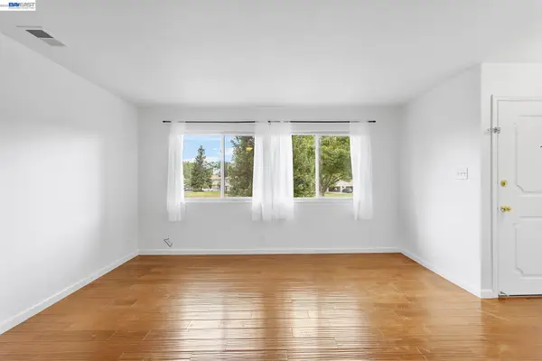 1044 Mohr Ln #D, Concord, CA 94518