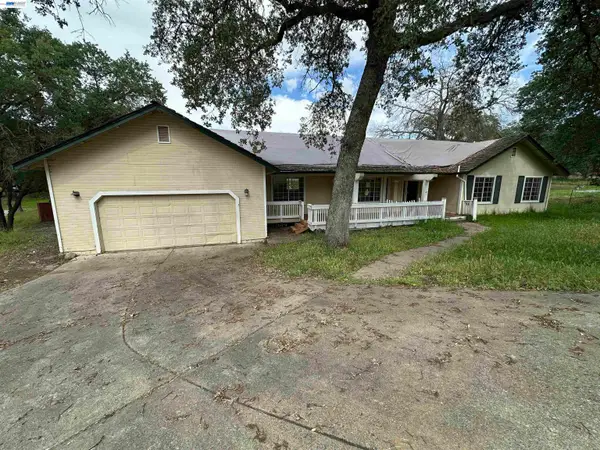 2633 Glen Ct, Valley Springs, CA 95252