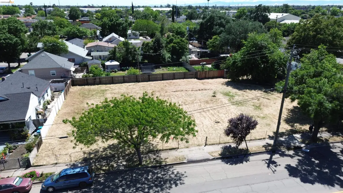 1640 E Hazelton Ave, Stockton, CA 95205 - #1