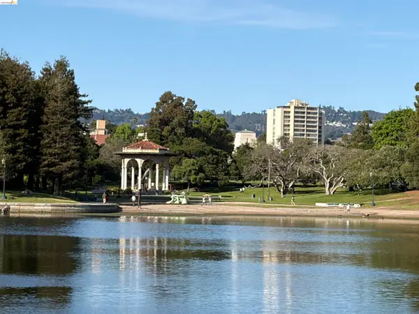 151 Lakeside Dr. #110, Oakland, CA 94612