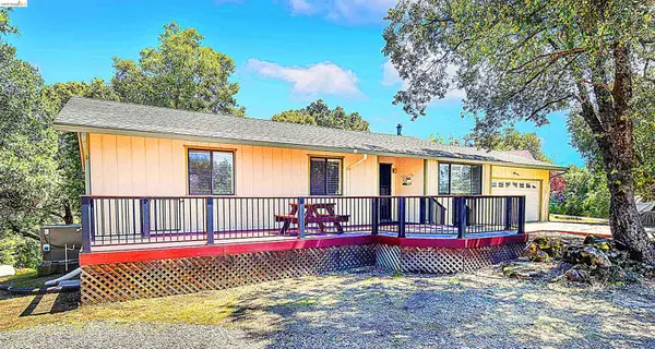 21932 Phoenix Lake Road, Sonora, CA 95370