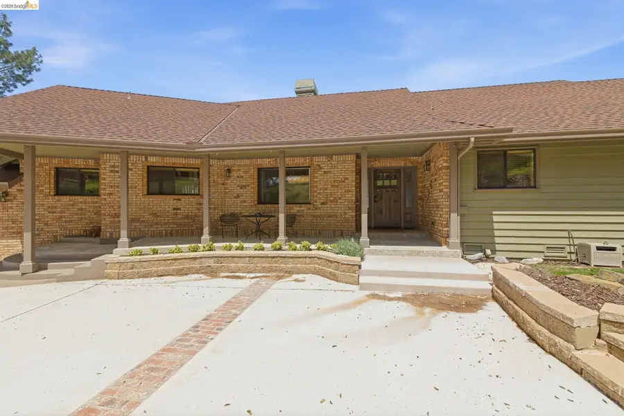 16592 Parkridge Ave, Sonora, CA 95370 - #2
