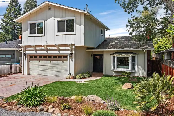 627 17th Ave, Menlo Park, CA 94025