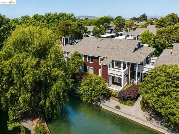 154 Marina Lakes Dr, Richmond, CA 94804