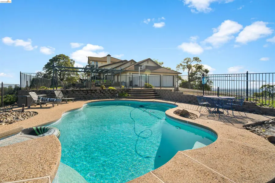 3589 Pardee, Valley Springs, CA 95252 - #3