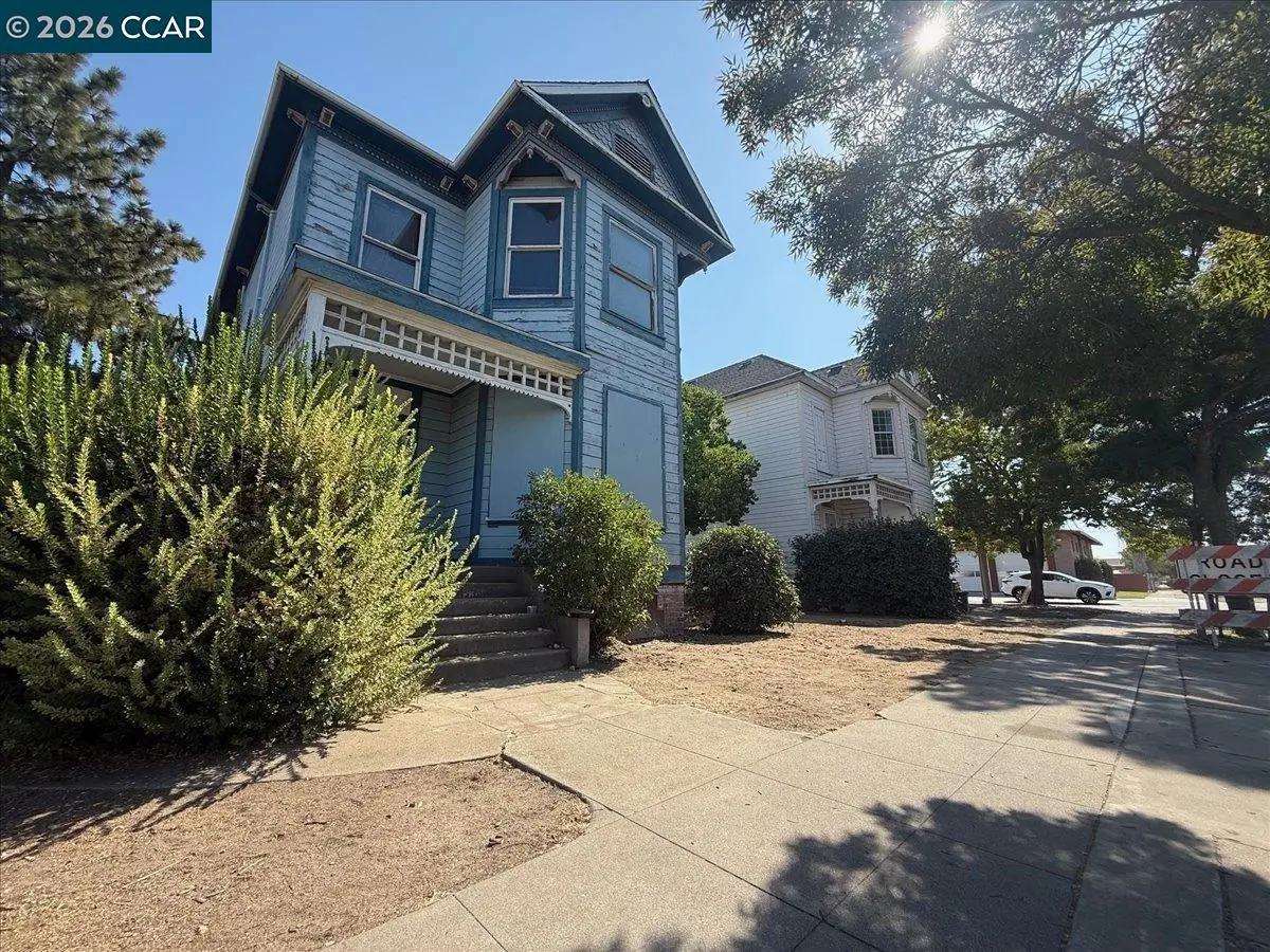 151 S 3rd Ave, Oakdale, CA 95361 - #1