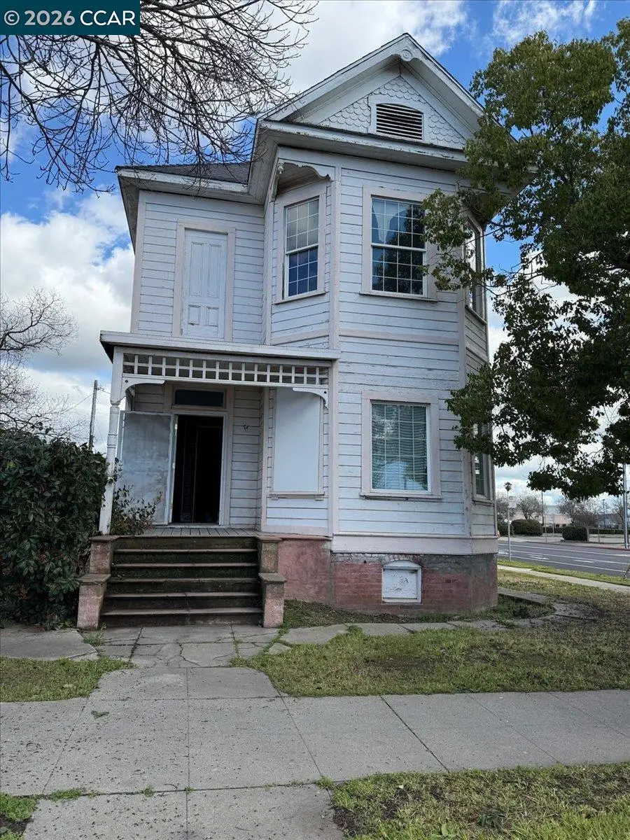 161 S 3rd Ave, Oakdale, CA 95361 - #1