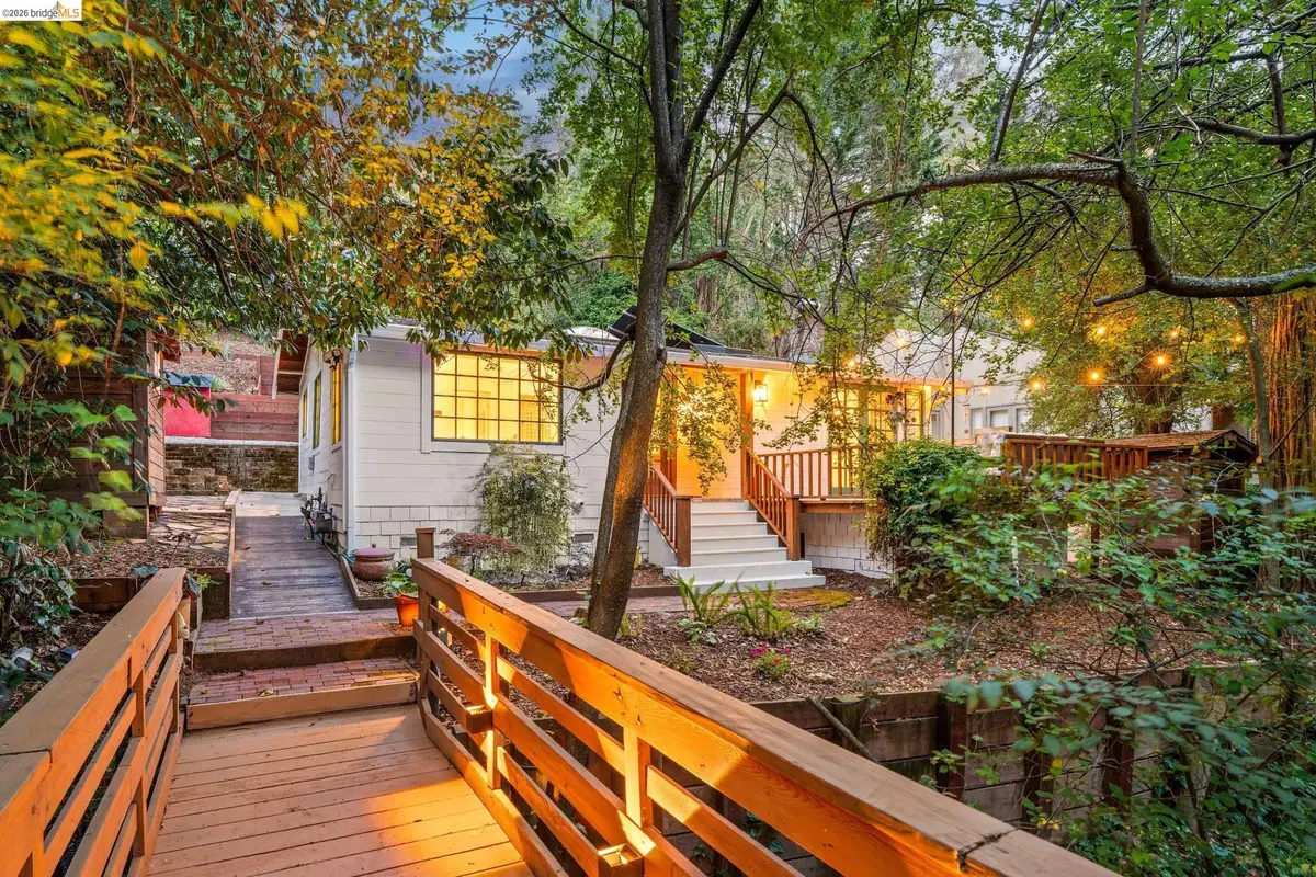 6400 Pinehaven Rd, Oakland, CA 94611 - #1