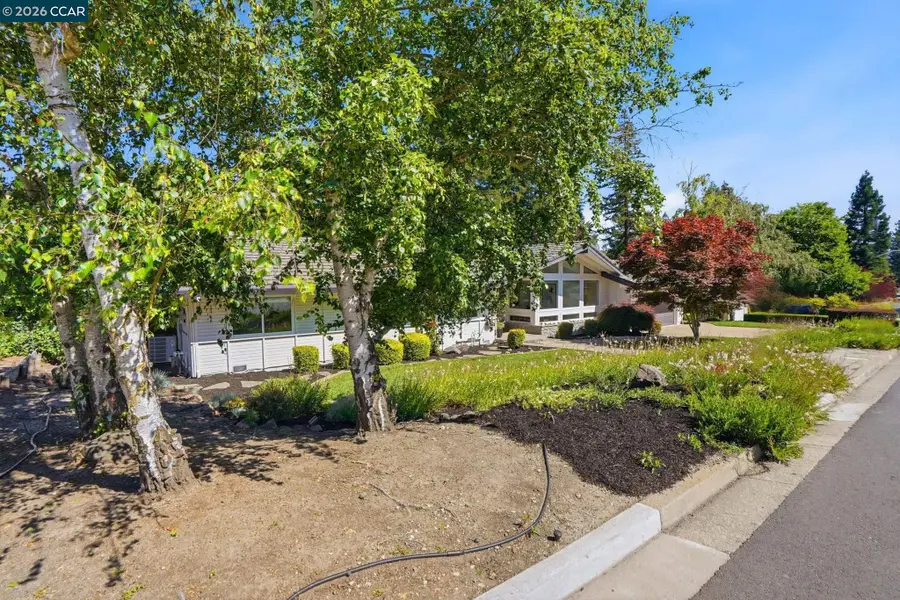 260 Corliss Dr, Moraga, CA 94556 - #2