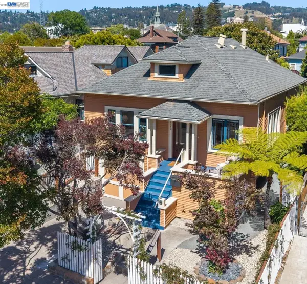 2221 Roosevelt, Berkeley, CA 94703