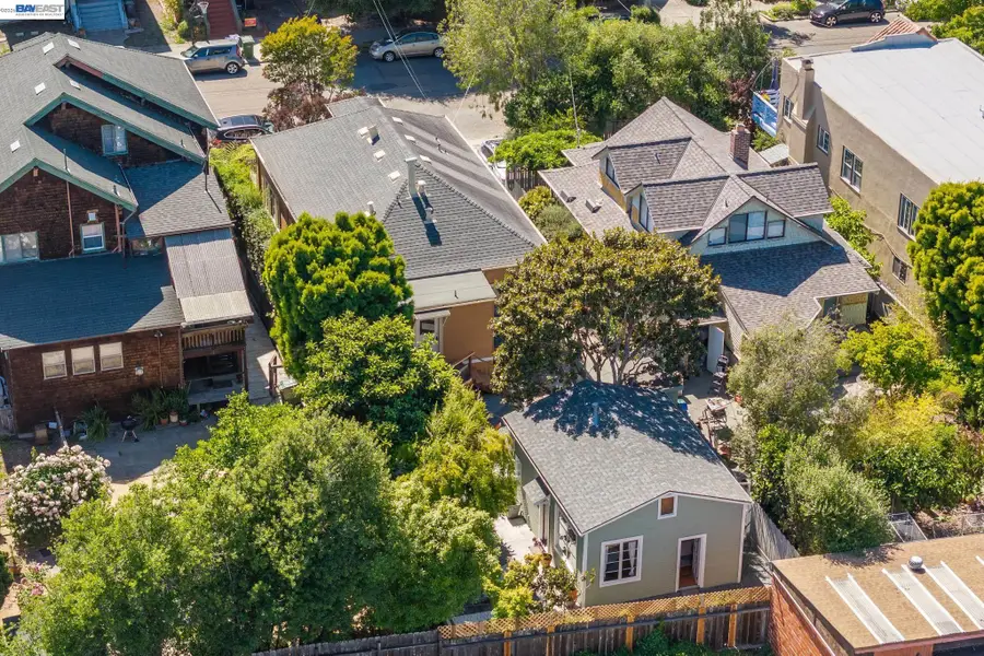 2221 Roosevelt, Berkeley, CA 94703 - #3