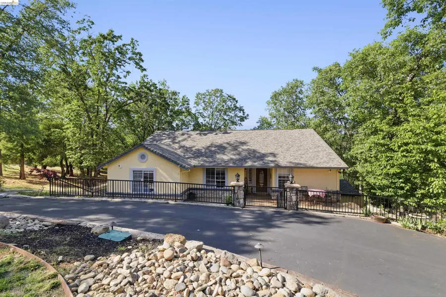 16690 Ridgewood Dr, Sonora, CA 95370 - #2