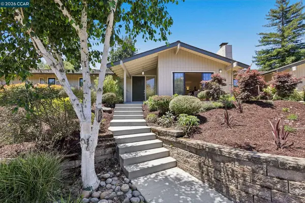 128 Corliss Dr, Moraga, CA 94556