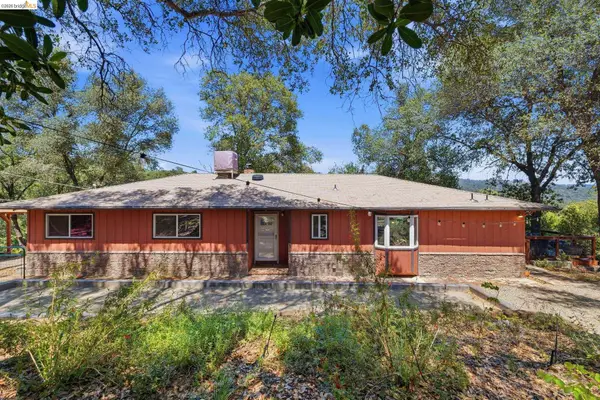 20571 Eureka Dr, Sonora, CA 95370