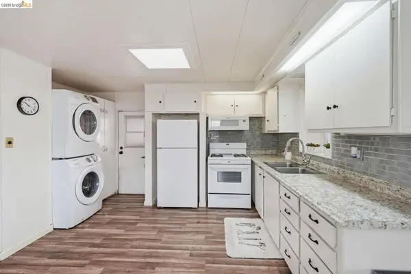 8200 Jantzen Rd #107, Modesto, CA 95357
