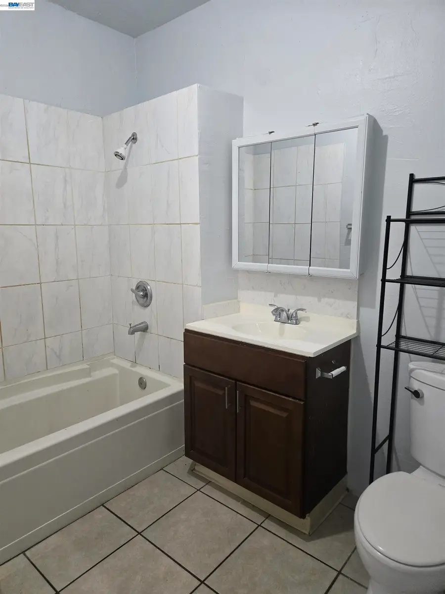 727 N Sutter St, Stockton, CA 95202 - #3