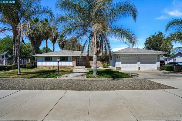 2585 S Macarthur Dr, Tracy, CA 95376