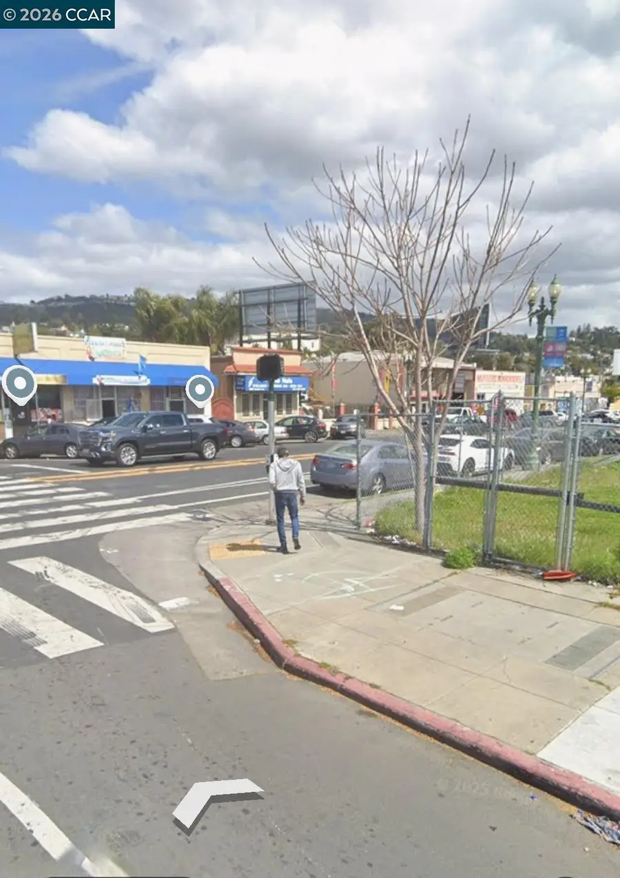 2742 W Havenscourt Blvd, Oakland, CA 94605 - #2