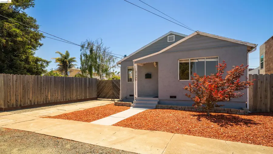 2726 Rheem Ave, Richmond, CA 94804 - #2