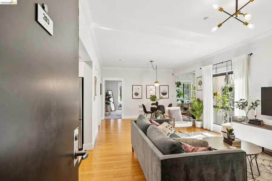 574 48th St #203, Oakland, CA 94609 - #2