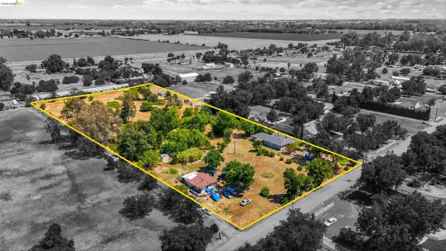 7750 Locke Rd, Vacaville, CA 95688 - #2