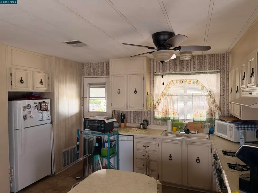 73 Donald Ln, Concord, CA 94518 - #3