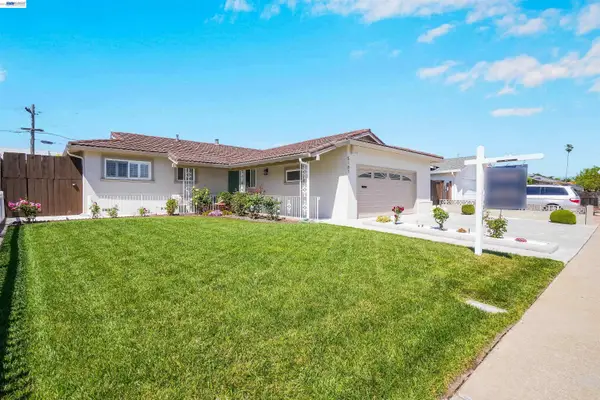 5107 Royal Palm Dr, Fremont, CA 94538