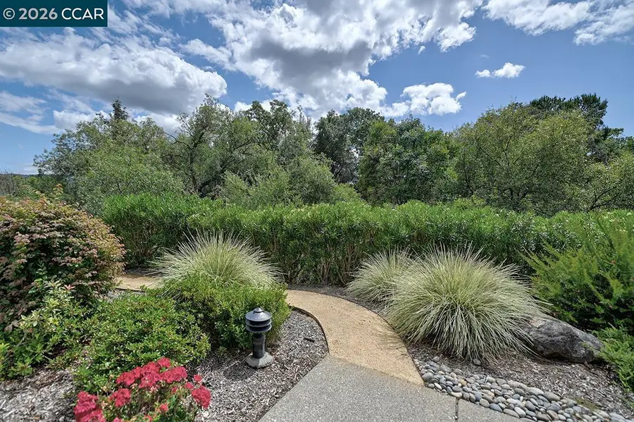 1726 Comstock Dr, Walnut Creek, CA 94595 - #2