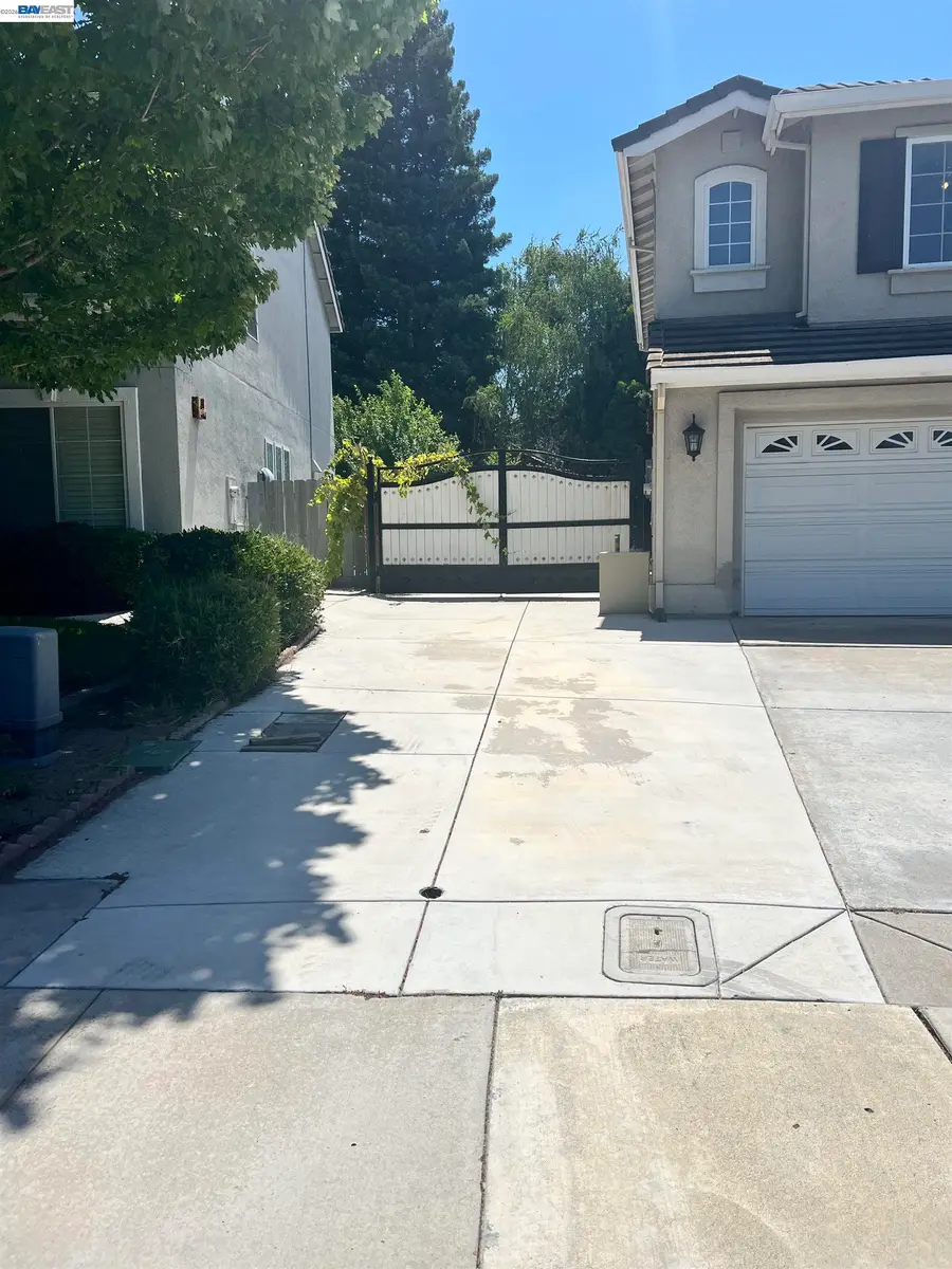 1058 Junction Dr, Manteca, CA 95337 - #2