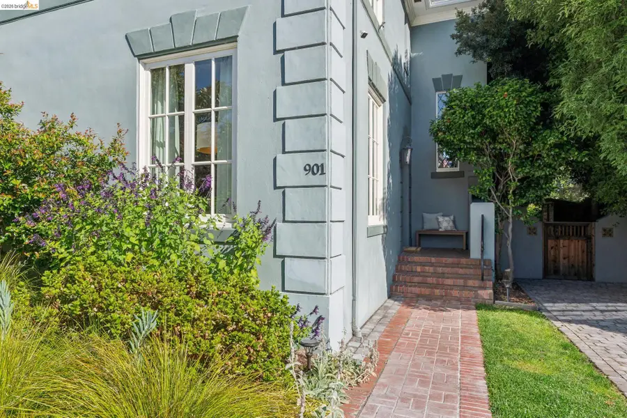 901 Paramount Rd, Oakland, CA 94610 - #3