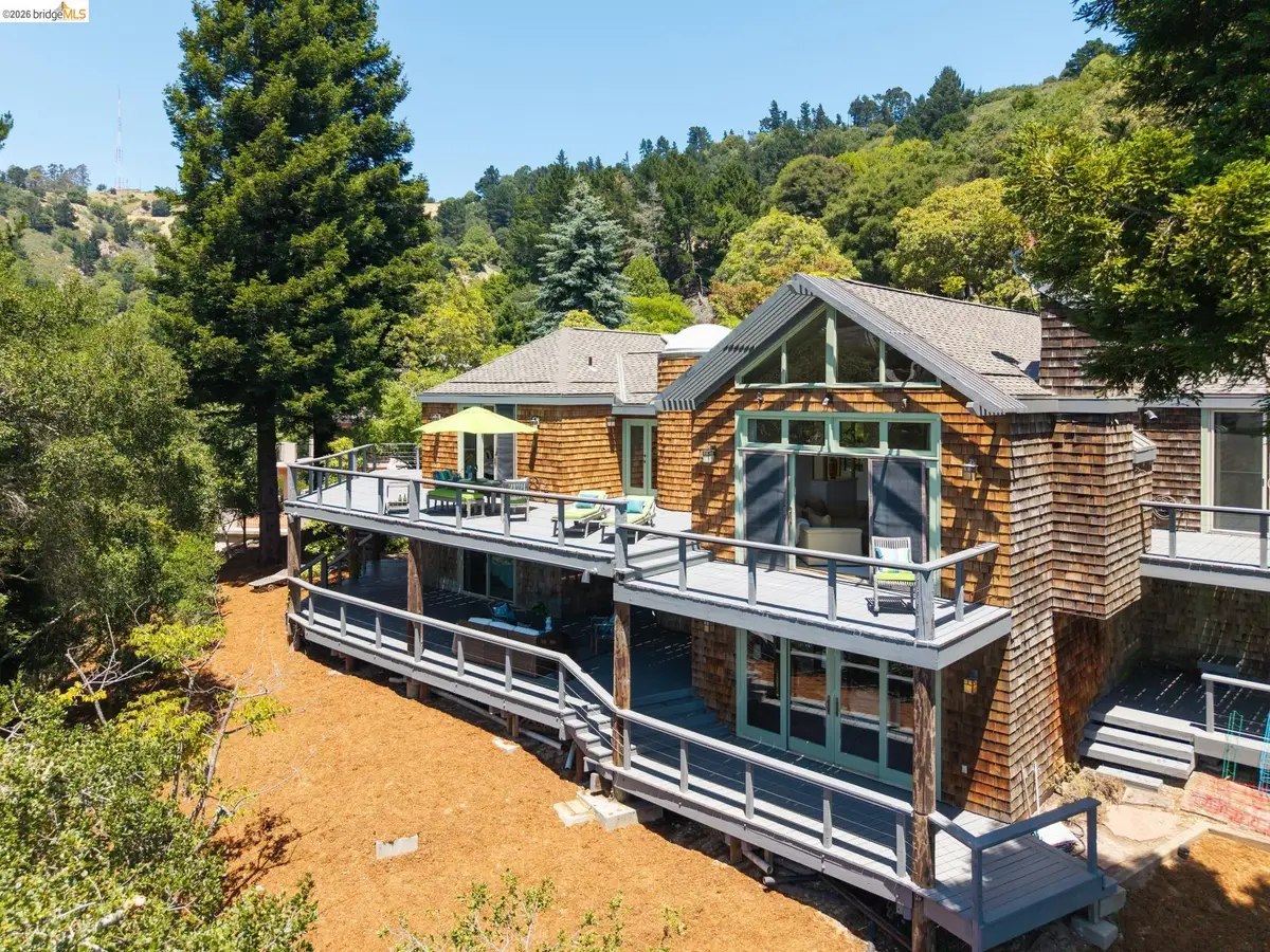 2223 Tunnel Rd, Oakland, CA 94611 - #1