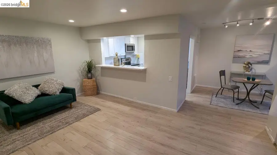 365 Perkins St #201, Oakland, CA 94610 - #2
