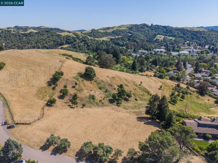 1966 Joseph Dr, Moraga, CA 94556 - #2