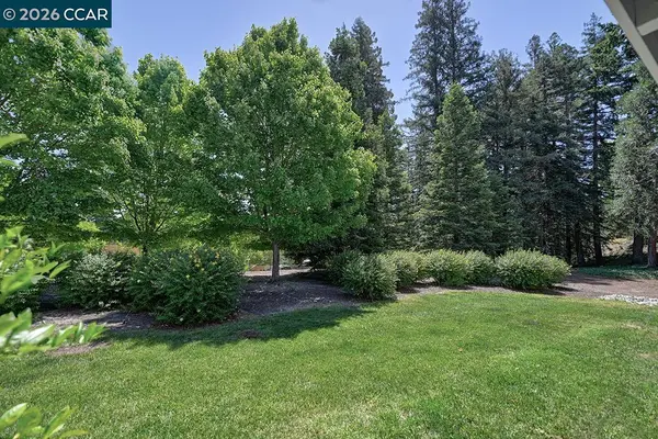 1417 Oakmont Dr #2, Walnut Creek, CA 94595