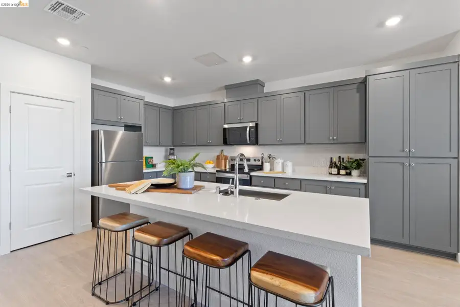 500 Somi Ct #209, Hayward, CA 94544 - #2