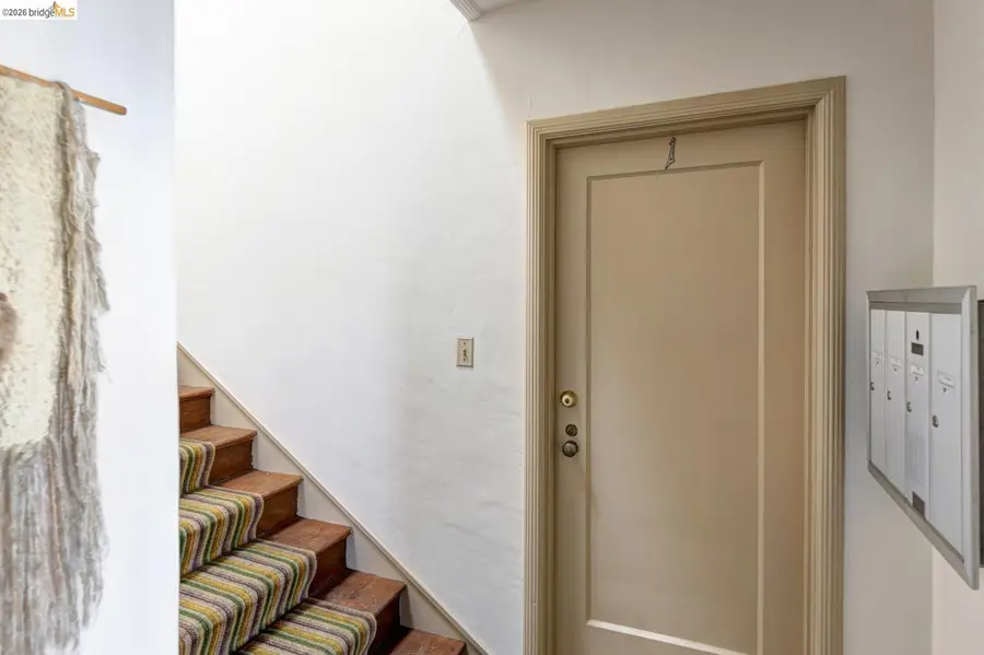 615 Hillsborough St, Oakland, CA 94606 - #3
