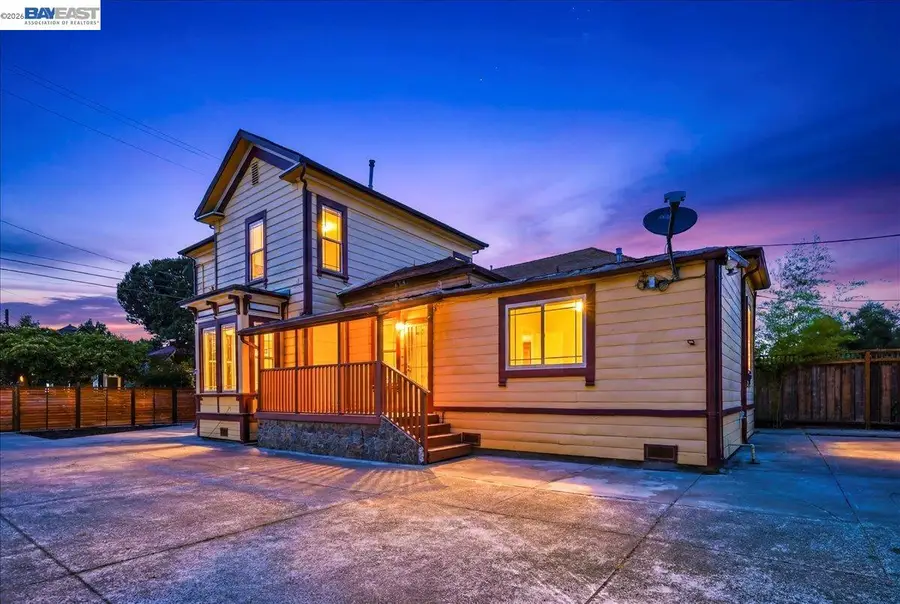 2836 Myrtle St, Oakland, CA 94608 - #3