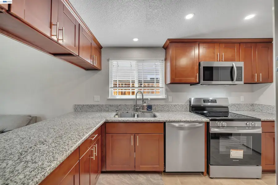 1820 S Willow Creek Dr, Tracy, CA 95376 - #3