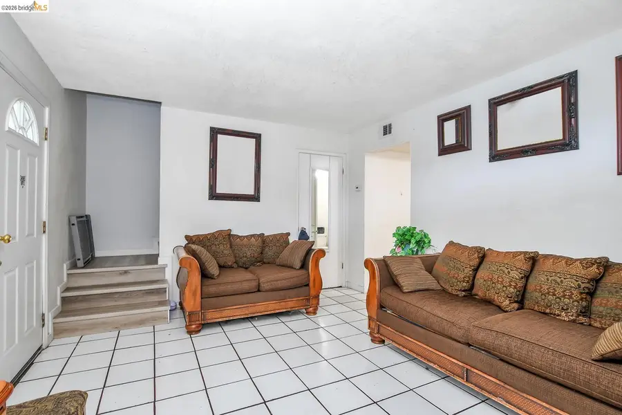 141 E 15th St, Pittsburg, CA 94565 - #3