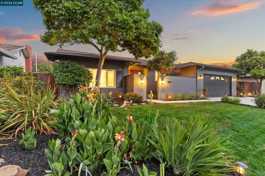 1566 Dianda Dr, Concord, CA 94521 - #2
