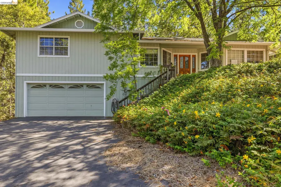 12033 Hillhurst Cir, Groveland, CA 95321 - #2