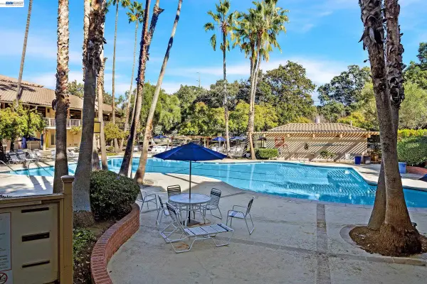 310 N Civic Dr #101, Walnut Creek, CA 94596