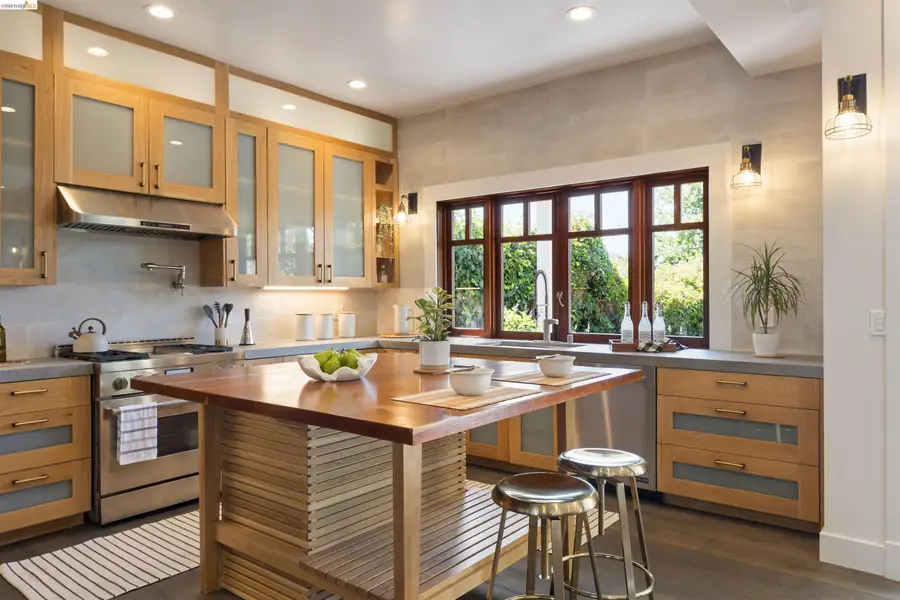 743 Calmar, Oakland, CA 94610 - #2