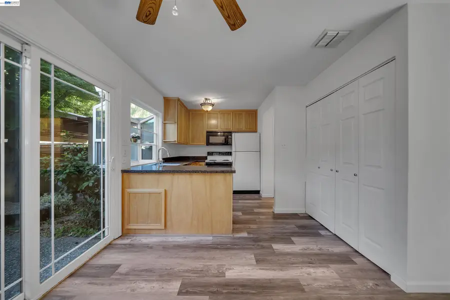 8848 La Riviera Dr #B, Sacramento, CA 95826 - #2