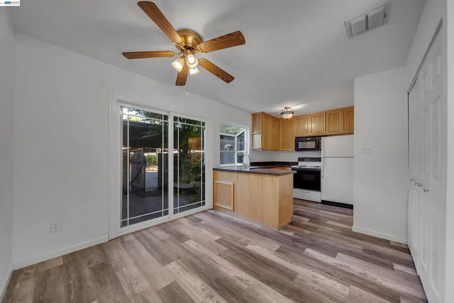 8848 La Riviera Dr #B, Sacramento, CA 95826 - #3