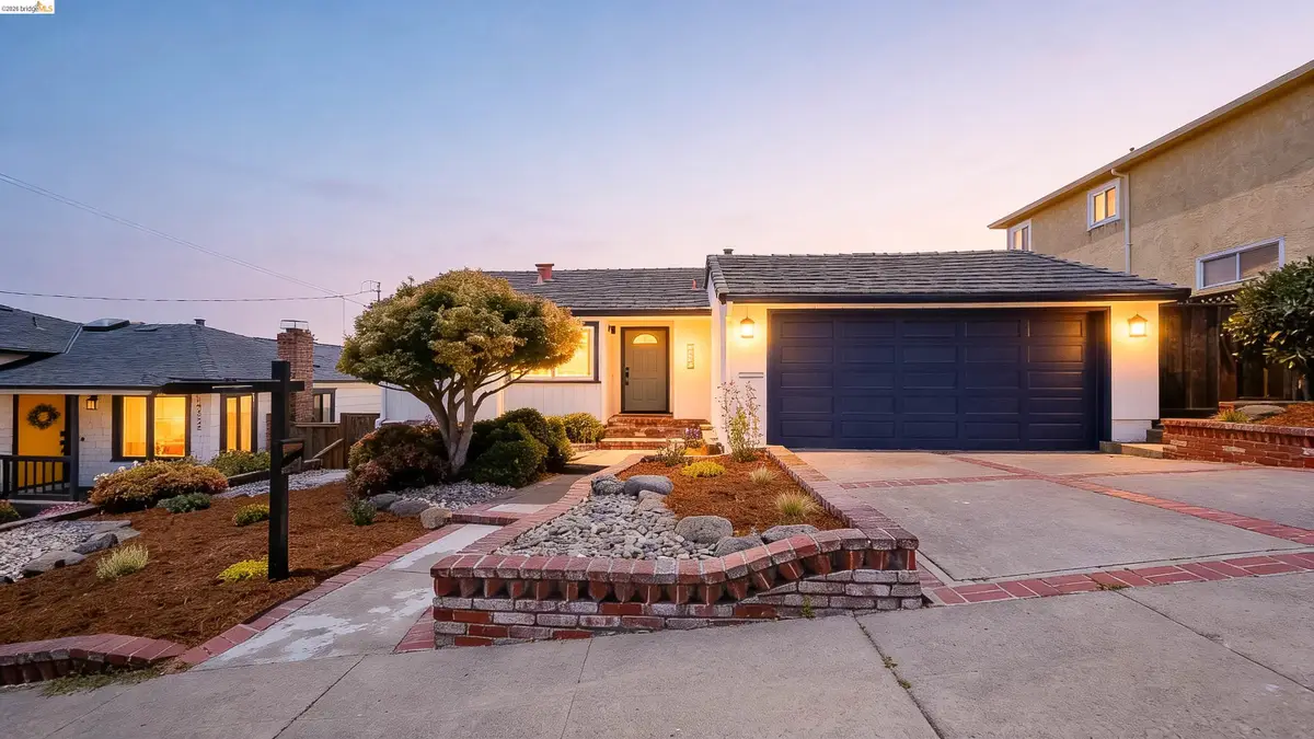 18421 Magee Way, Castro Valley, CA 94546 - #1