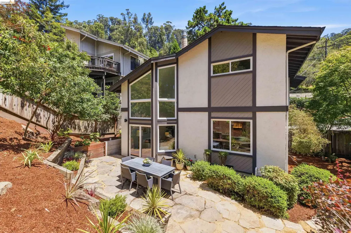 6763 Pinehaven Rd, Oakland, CA 94611 - #1