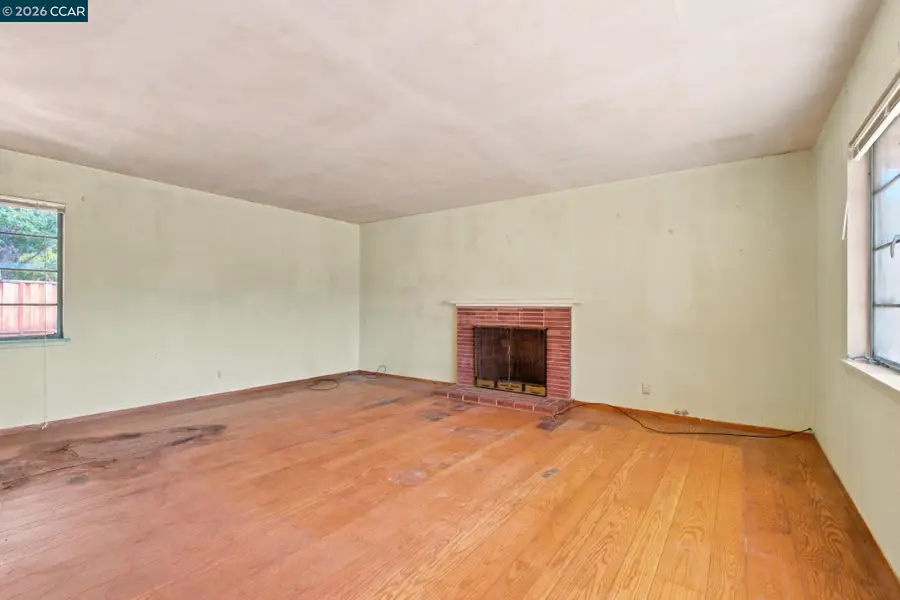 1224 Hale Dr, Concord, CA 94518 - #2