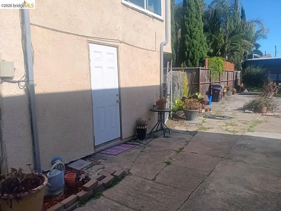 915 39th St, Oakland, CA 94608 - #3