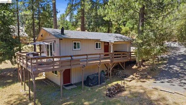 19666 Cottonwood St, Groveland, CA 95321